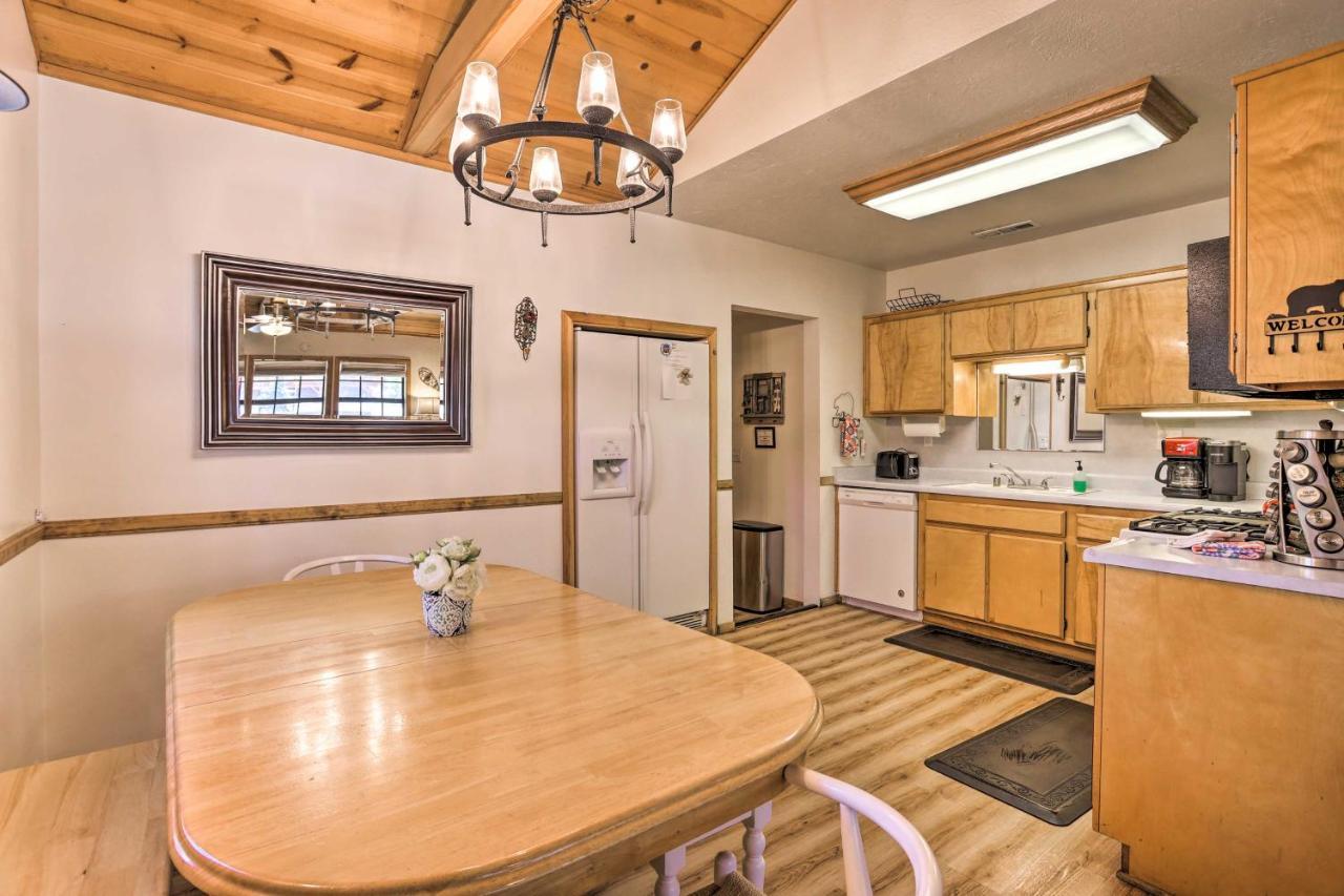 Big Bear Cabin With Deck And Hot Tub, Near Resorts! Big Bear Lake Buitenkant foto